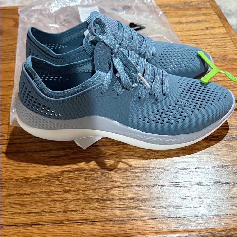 CROCS Men's Breathable Slate Blue LiteRide Lace-Up Sneakers